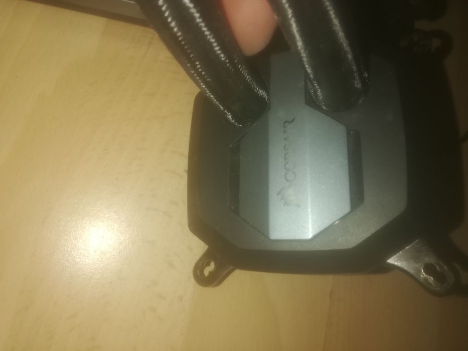 Cooler pe apa corsair