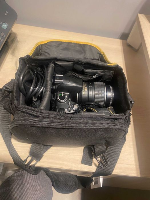 Камера Nikon D3000 + объектив + сумка + 2 аккумулятора
