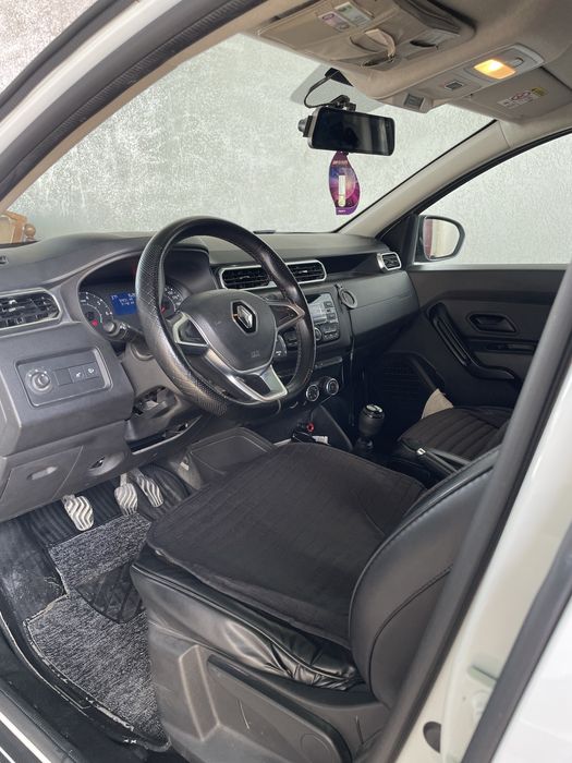 Avtomobil Renault Duster