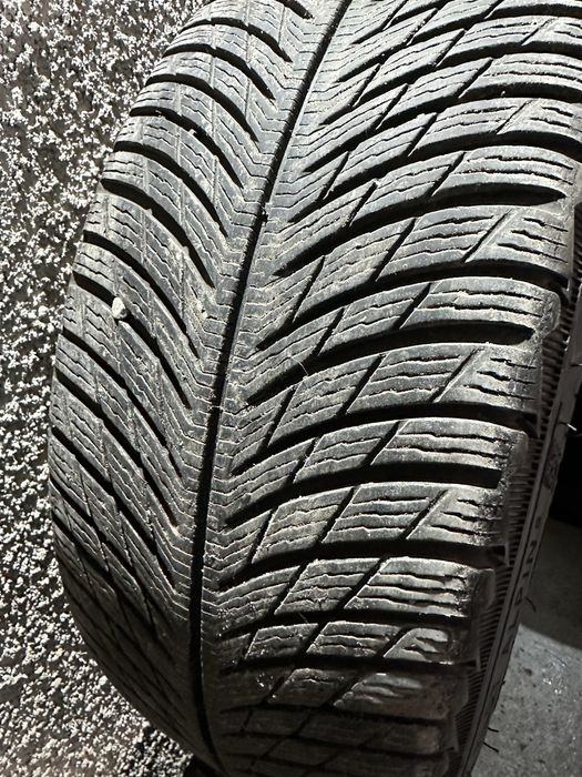 225/45R18  зимни /летни