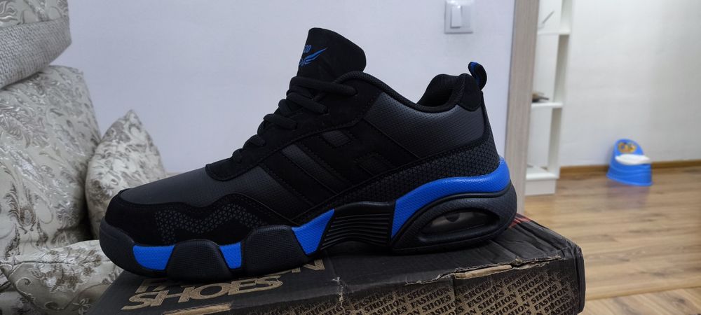 Весенне-осенние кроссовки