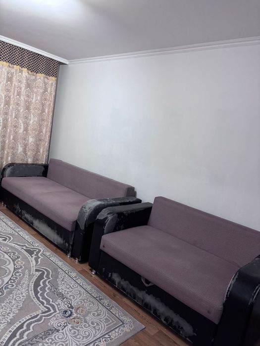 Продам диван с креслом.