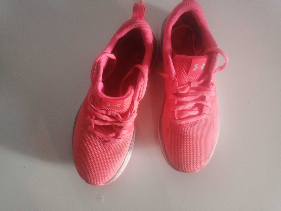 Adidasi Under Armour 38.5