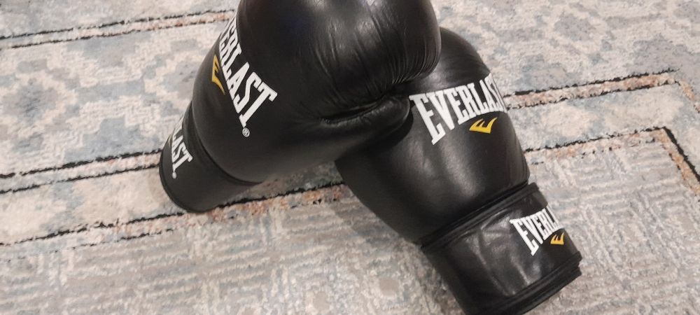 Перчатки EVERLAST 12 oz новые