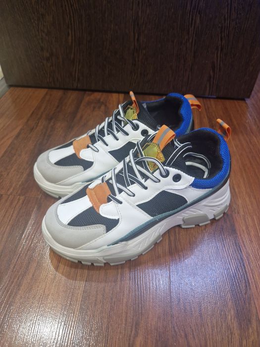 Vand adidasi marimea 39