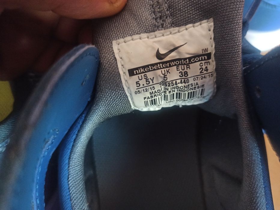 Маратонки и мокасини 37 номер