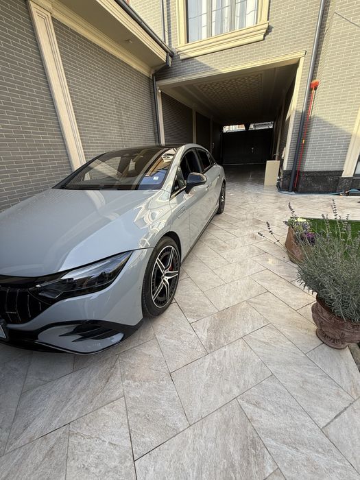 Mercedes benz EQE53 AMG