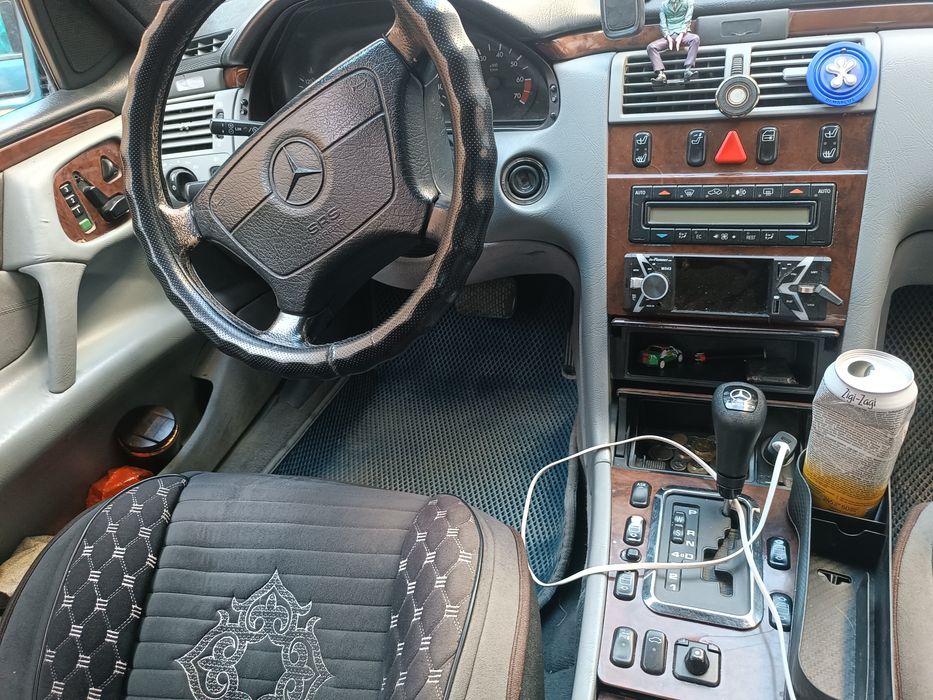 Мерседес   Е-2.8