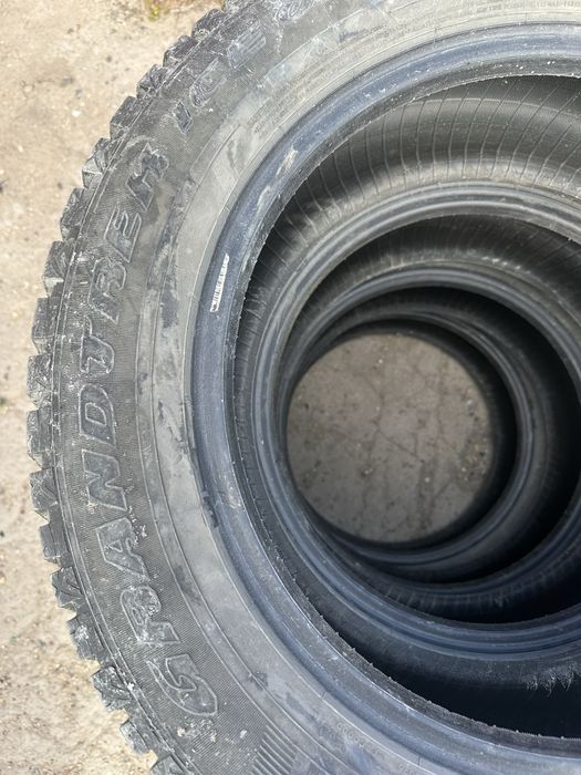 Продам резина зима 225/60 R17.