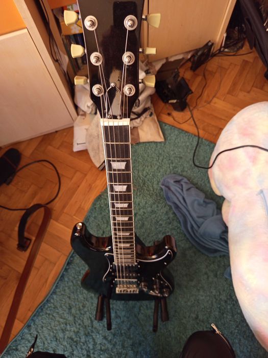 Изработвам електрически китари