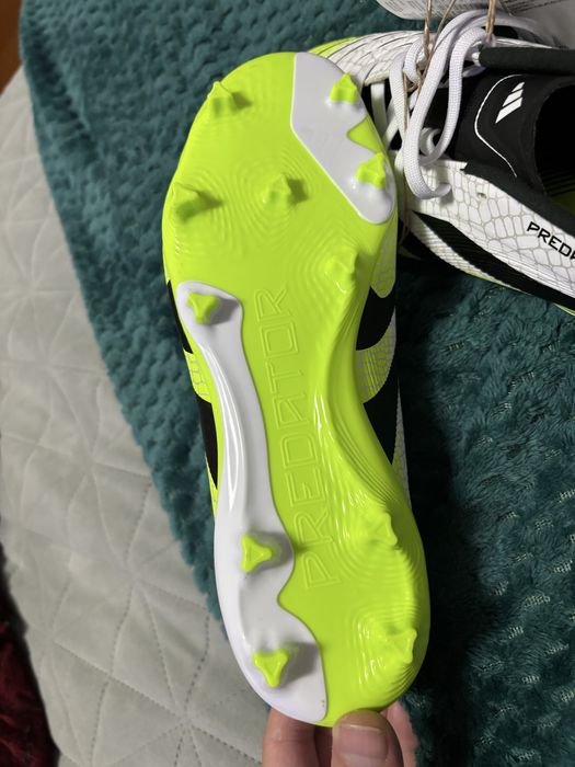 Ghete fotbal adidas noi nr 37