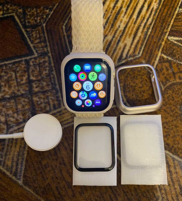 Apple Watch SE2. В отлично състояние без следи € 130