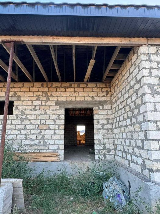 Жер үй сатылады.