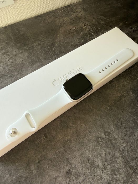 Apple Watch Series 8 41mm S/M белые