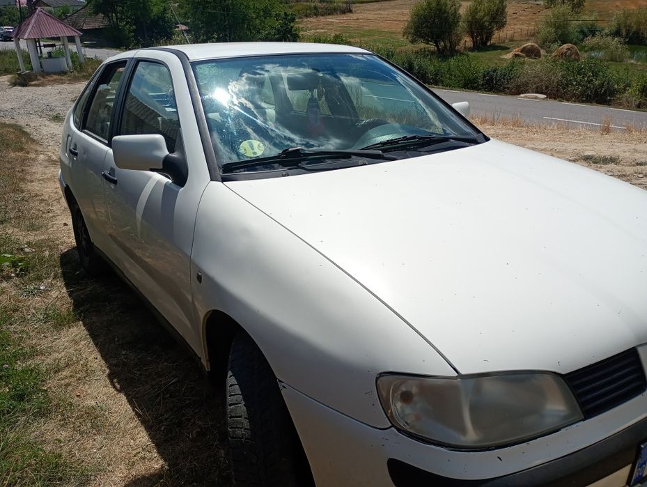 SEAT Cordoba 1998 — imagine 3