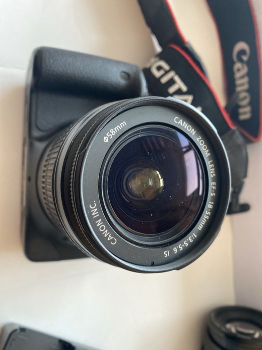 Фотоапарат Canon EOS 550D с два обектива