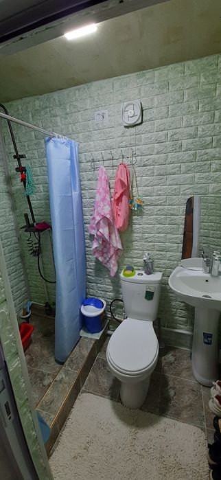 Срочне уй сотилади