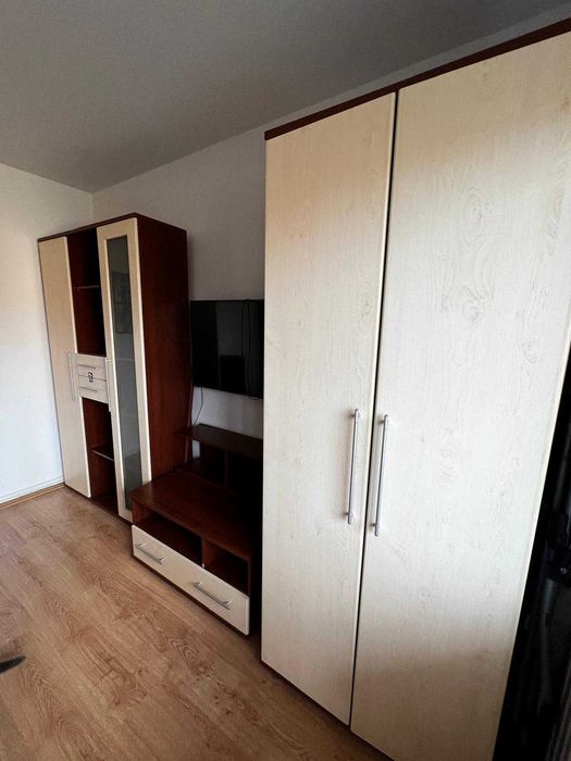 Mobila camera tineret