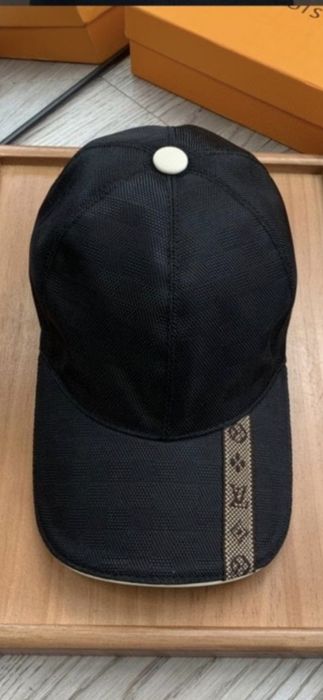 Șapcă Louis Vuitton, model 2026, 5 modele, preț fix