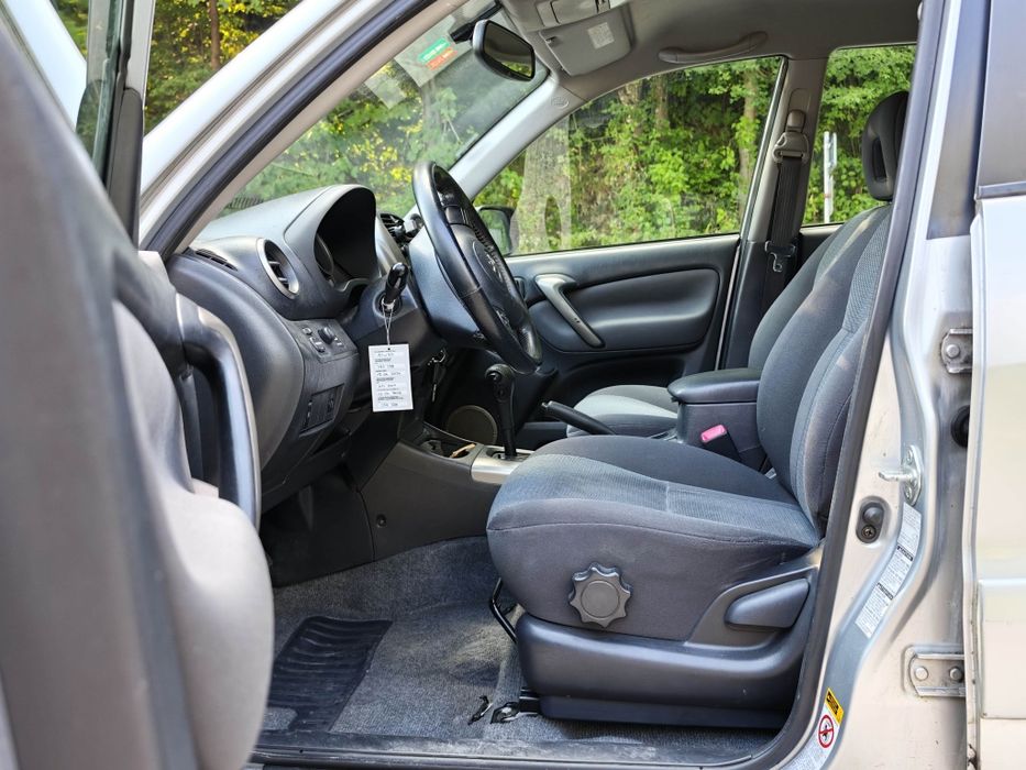 Toyota RAV 4 - 2.0 бензин