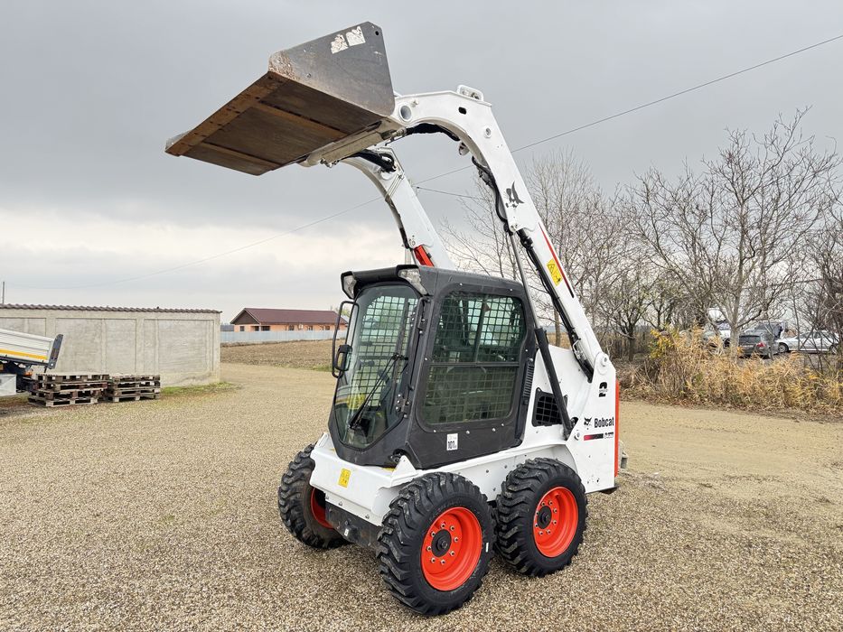 Mini încarcator frontal Bobcat S450. Ca nou , cu 700 ore impecabil .