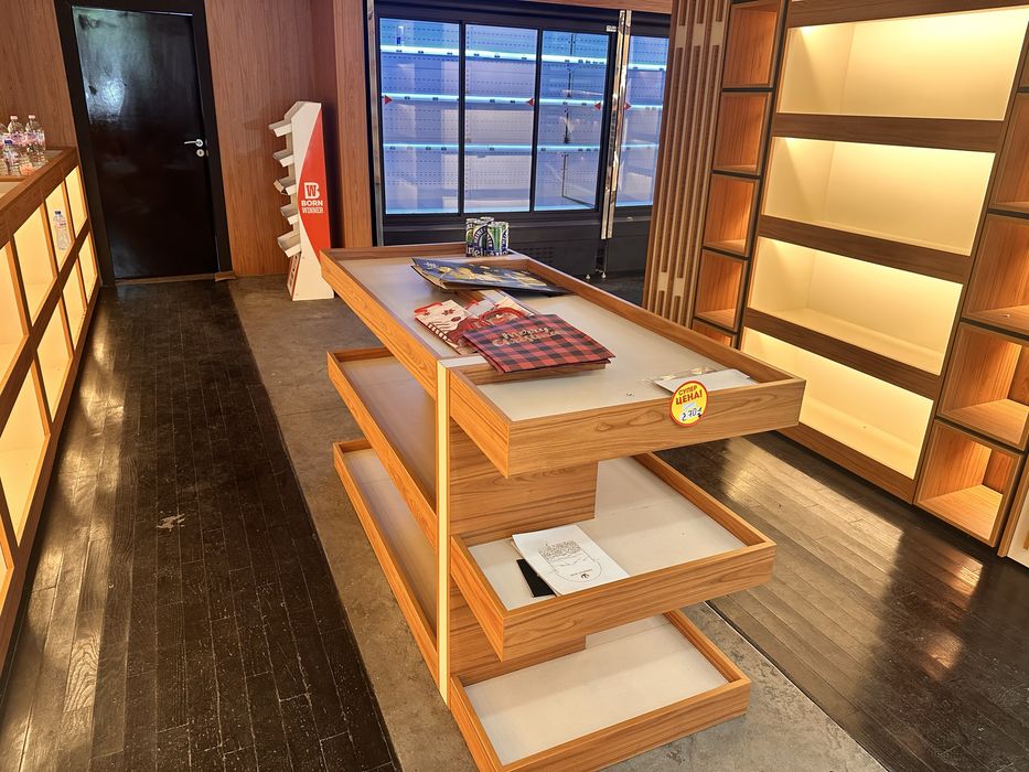 Дава се под наем Магазин в Русе, Център - 230 кв.м за 1000 € - Снимка #13