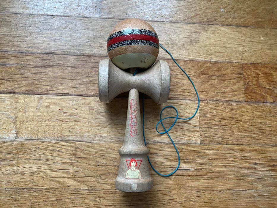 Kendama Krom Dwesty Pro model