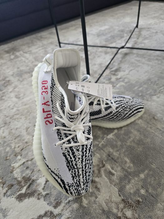 Yeezy 350 boost, marimea 44, noi, cu etichetă