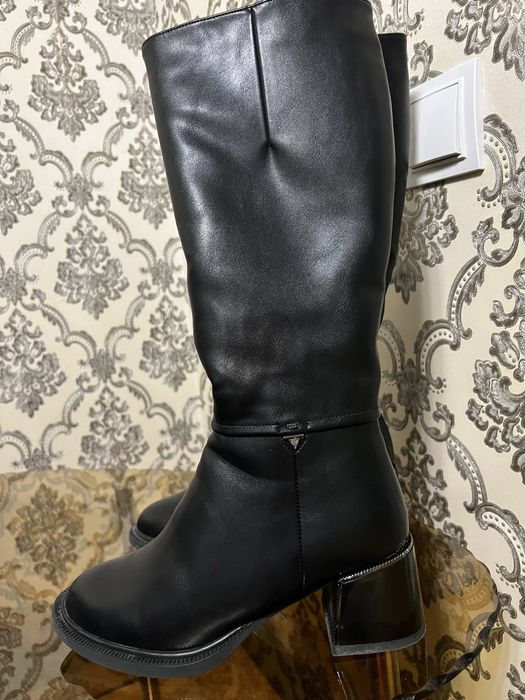 Продам зимние сапоги