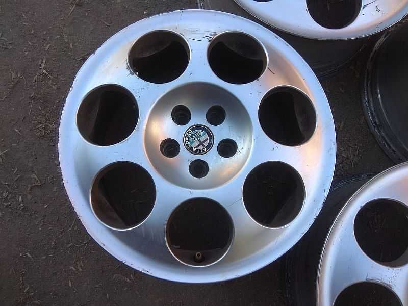Продам оригинальные легкосплавные диски на Alfa Romeo