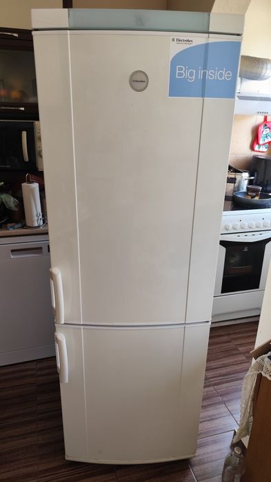 Хладилник с Фризер /  ELECTROLUX