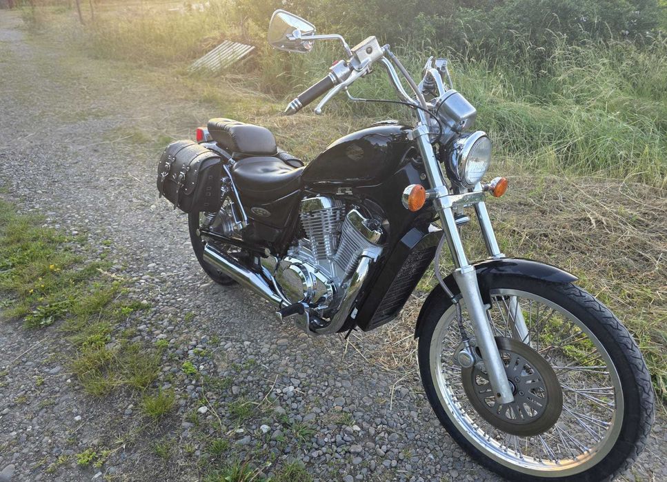 Suzuki Intruder VS800