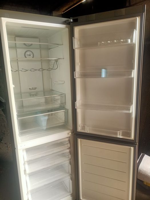 Продам холодильник Haier
