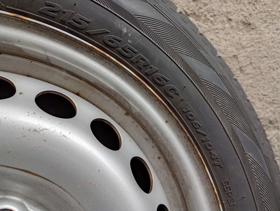 Топ състояние 4бр.215/65/16С Hankook dot3618