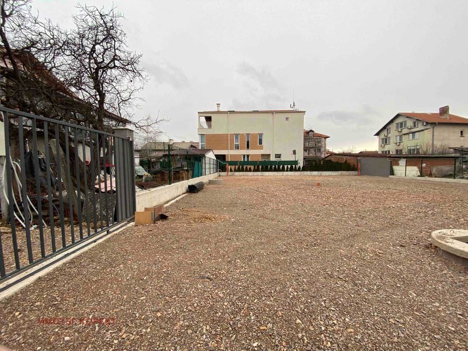 продава Парцел в Горубляне