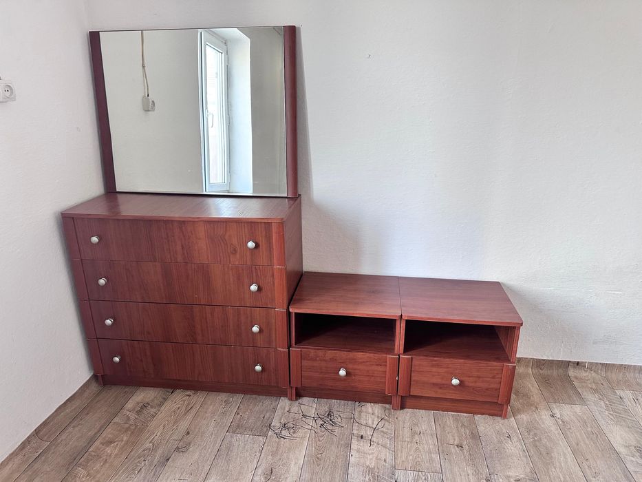 Продам шифоньер,трюм и тумбочку