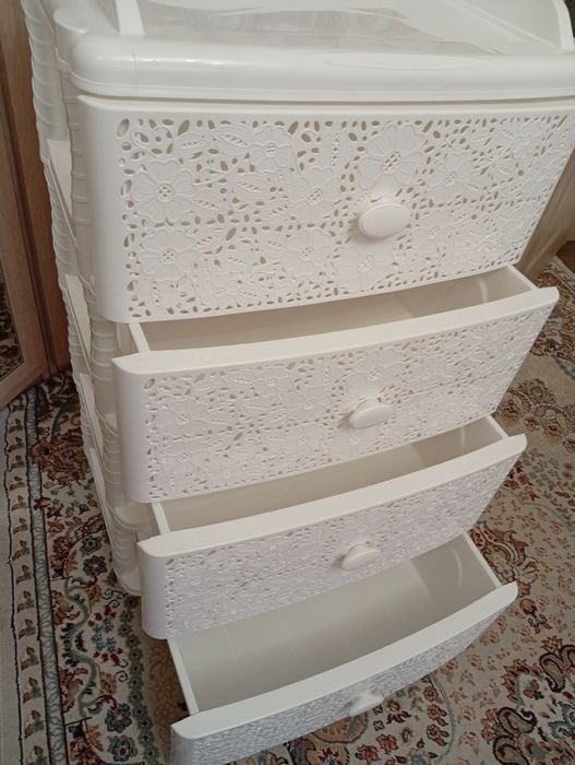 Продам пластиковый комод