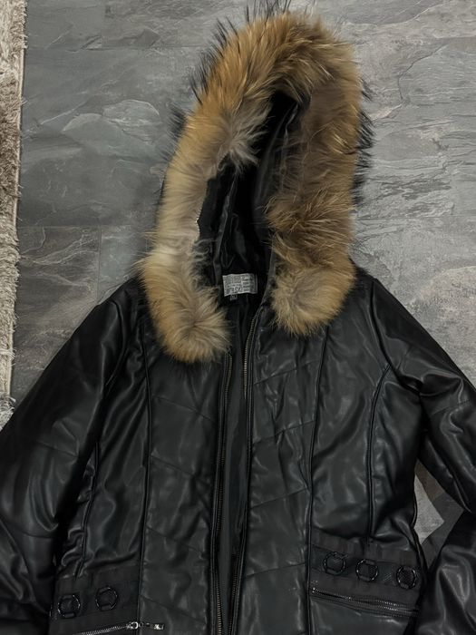 Дамско яке с пух