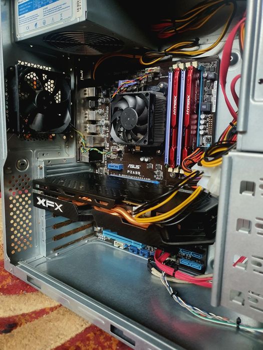 Desktop PC Gaming 24 GB RAM, AMD RX 580