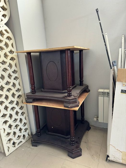 Обеденный круглый стол