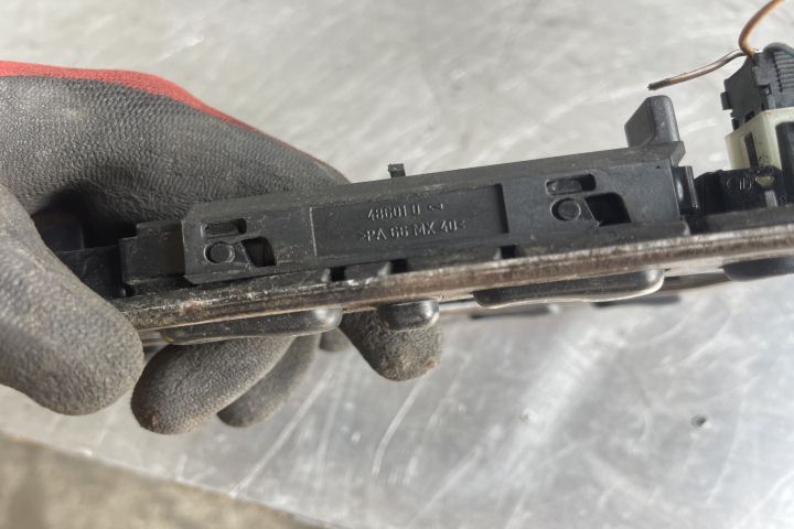 Butoane geam sofer 4860102 / 48601 0 2 Mercedes-Benz E-Class W210