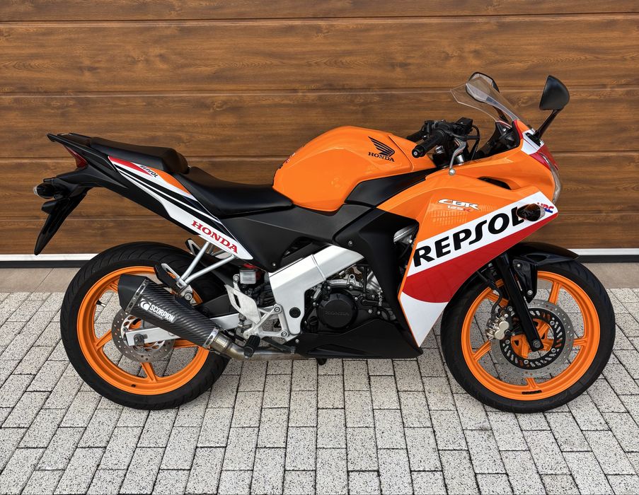 Honda Cbr 125 R Repsol Categoria A1 16 ani