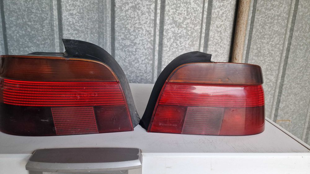 Продавам стопове и задни капаци за BMW E46 и E60