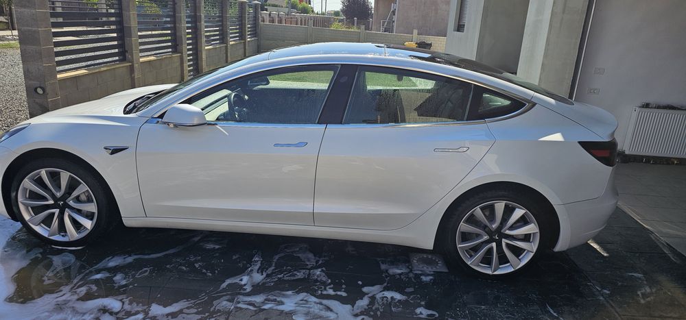 Tesla model 3 Alb perla