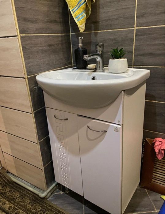 Раковина с тумбой