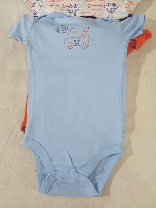 Новые фирменные боди для мальчика