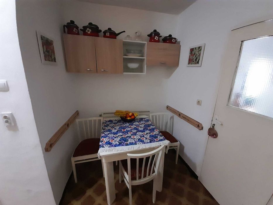 Chirie la 5 km de centrul Bradului (jud Hunedoara) in Gura Barza  la apartament
