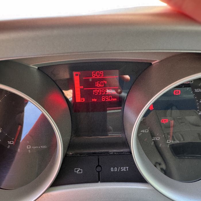 Se vinde! SEAT IBIZA ;1.4 Benzină; 2009 ;200000 km; 3300€ (negociabil)