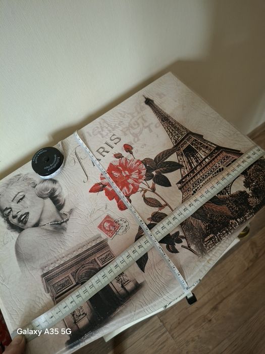 Vând 2 comode ; ideale pentru camera fetite