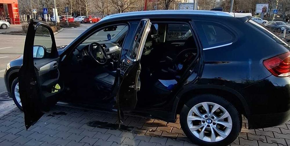 BMW X1 2011 — imagine 2